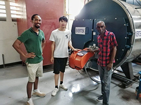 燃?xì)忮仩t服務(wù)現(xiàn)場圖